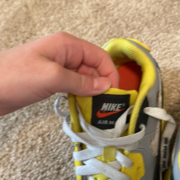 Nike air smiley face shoes. - Picture 9 of 10